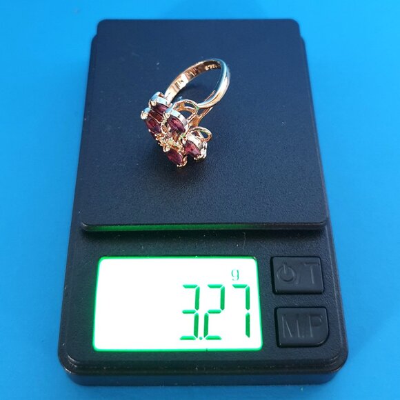 Elegant Vintage 18KT Gold H.G.E Purple Crystal Cluster Cocktail Ring – Size 5 - Picture 14 of 15